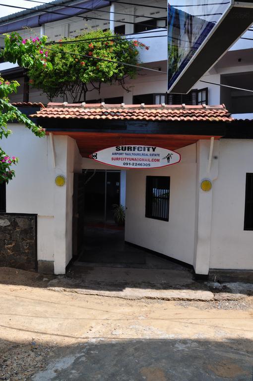 Surfcity Guesthouse ウナワトゥナ エクステリア 写真